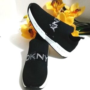 DKNY BLACK WHITE RHINESTONE SLIP-ON SNEAKERS SIZE 5 NWOT
